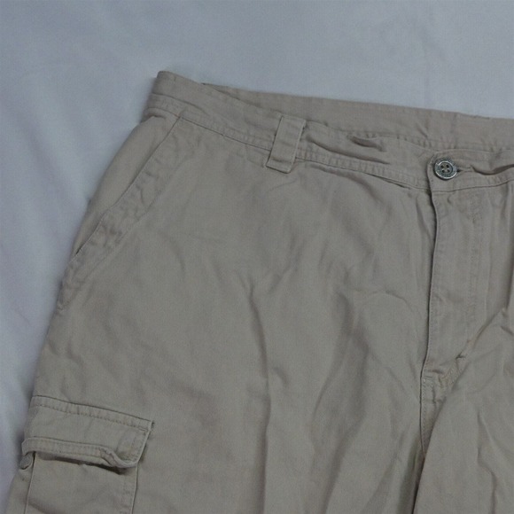 Columbia 40 x 10" Khaki Outdoor Cargo Shorts - Picture 2 of 7
